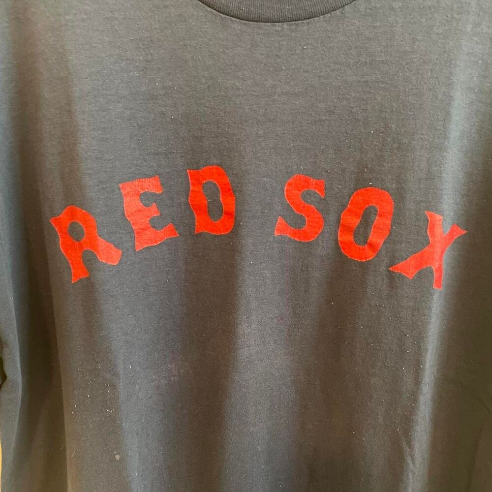 Navy Boston Red Sox t-shirt